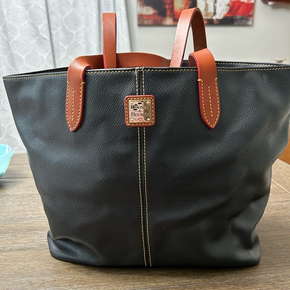 Dooney & Bourke Eva Large Zip Shopper Black and Brown Slouchy Leather Tote - Picture 1 of 11